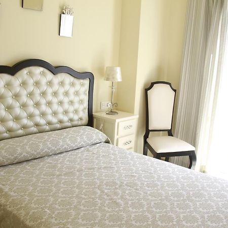 Hostal Flor De Lis- Lojo Hotel Conil De La Frontera Buitenkant foto