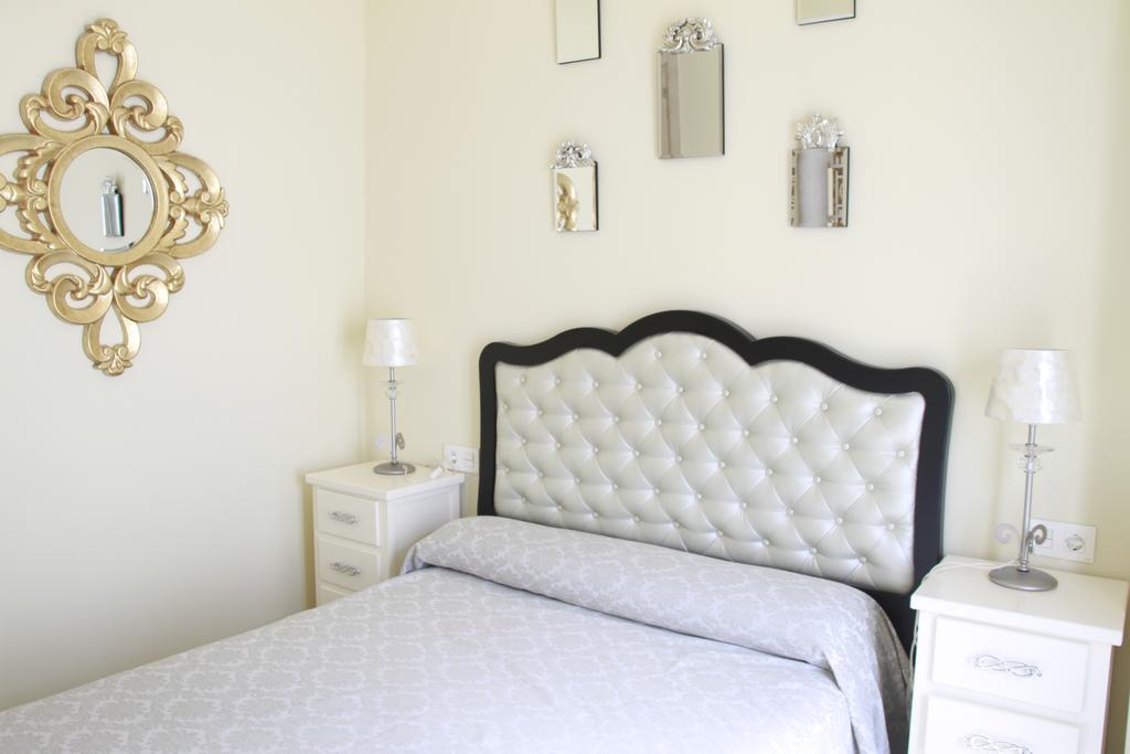 Hostal Flor De Lis- Lojo Hotel Conil De La Frontera Buitenkant foto