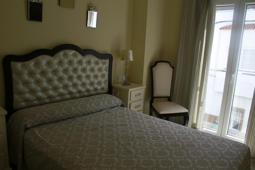 Hostal Flor De Lis- Lojo Hotel Conil De La Frontera Buitenkant foto