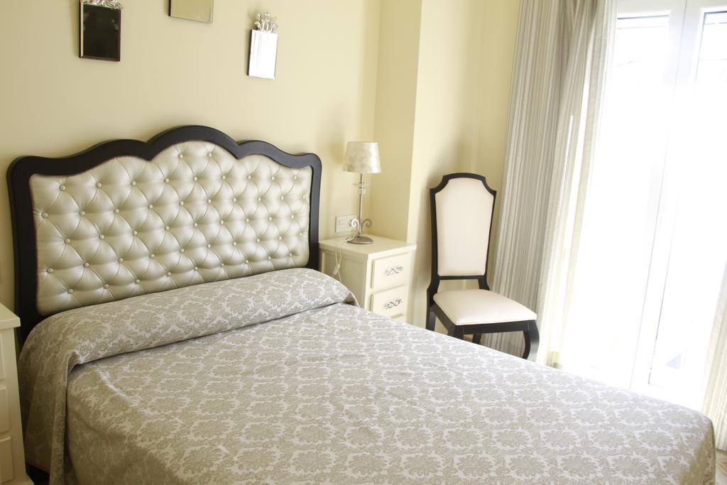Hostal Flor De Lis- Lojo Hotel Conil De La Frontera Buitenkant foto