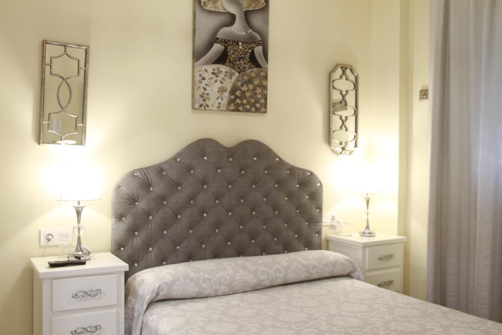 Hostal Flor De Lis- Lojo Hotel Conil De La Frontera Buitenkant foto